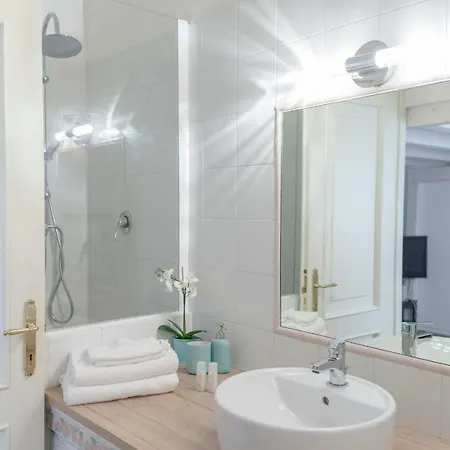 Apartament New Loft In The Heart Of 2 *